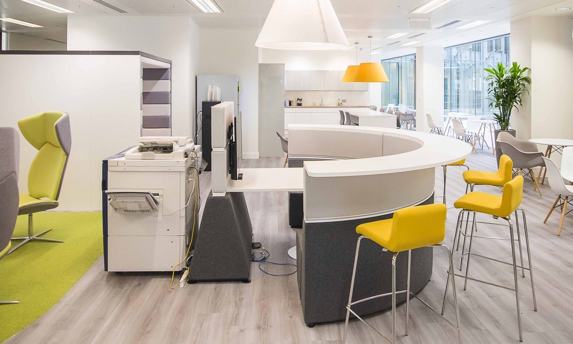 Office trend - Momenta Argento in an open plan activity based work environment